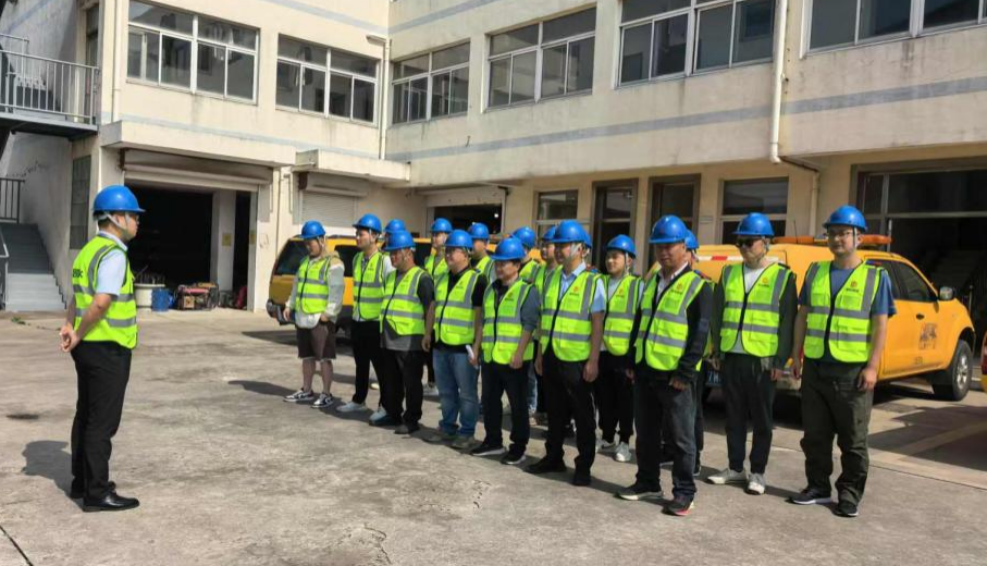呂四水廠(chǎng)全力搶修貨隆DN1200超越閥,筑牢安全供水防線(xiàn)